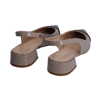 Zapatilla Berlin Beige Con Negro Destalonada Y Tacón Bajo